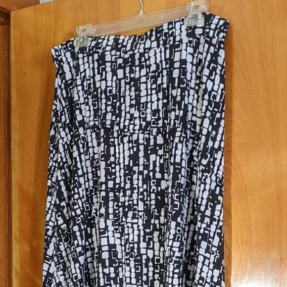 ROBERT LEWIS BLACK & WHITE GEOMETRIC PRINT MAXI SKIRT - 2X - Picture 1 of 6